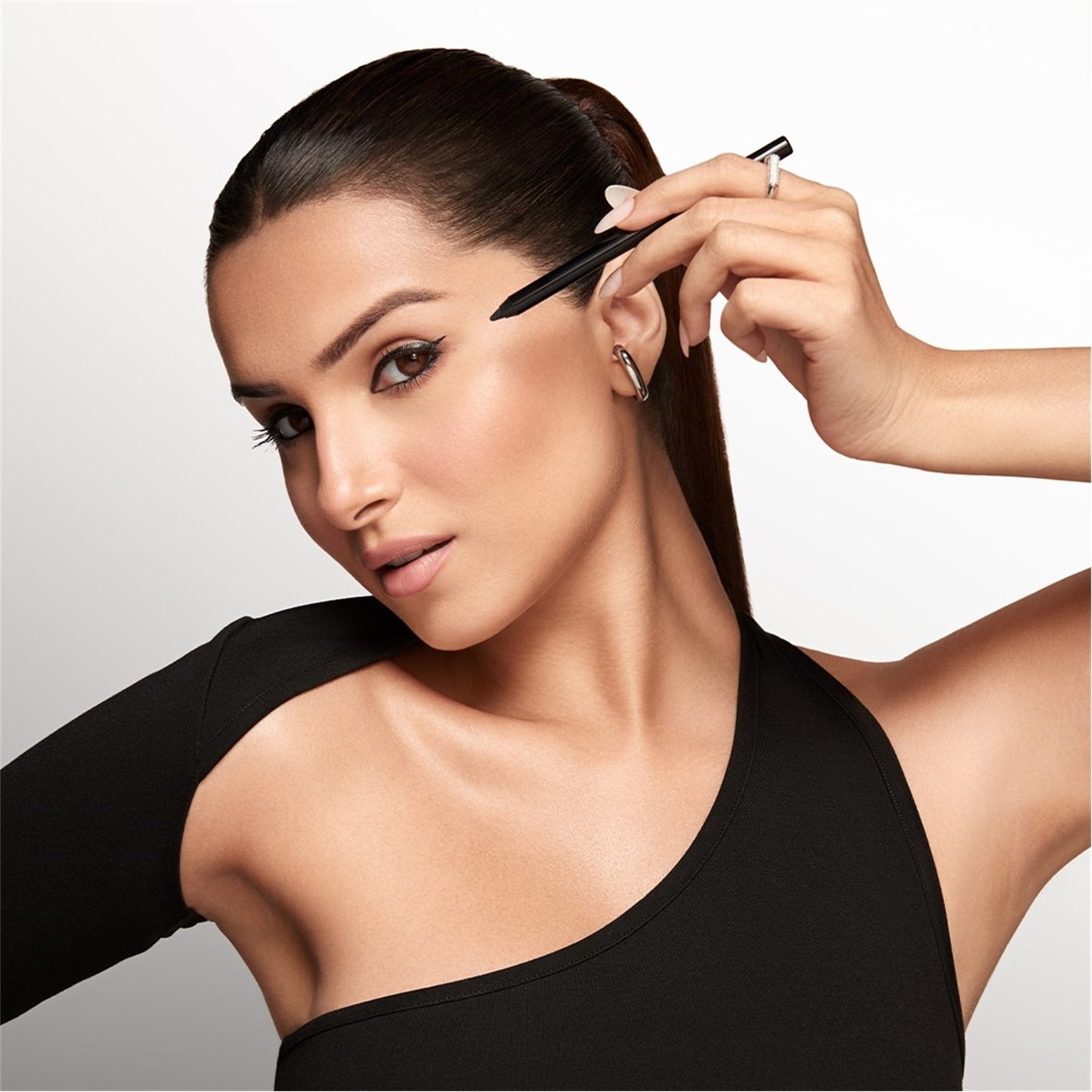 Bobbi Brown 24H Kajal Waterproof Liner בובי בראון עיפרון אייליינר עמיד