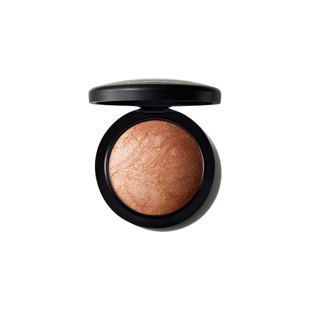 Mac Mineralize Skinfinish  מאק שימר הייליטר בצורת פודרה אפויה