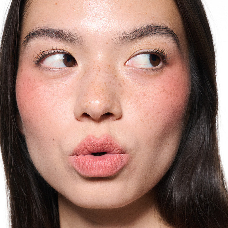 Powder Kiss Lip + Cheek Mousse מאק שפתון פאודר קיס ליפ וצ'יק מוס