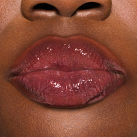 Lustreglass Stranglass Lip Tint מאק טינט לשפתיים באפקט מבריק עם גוון עמיד