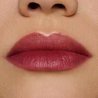 Lustreglass Stranglass Lip Tint מאק טינט לשפתיים באפקט מבריק עם גוון עמיד