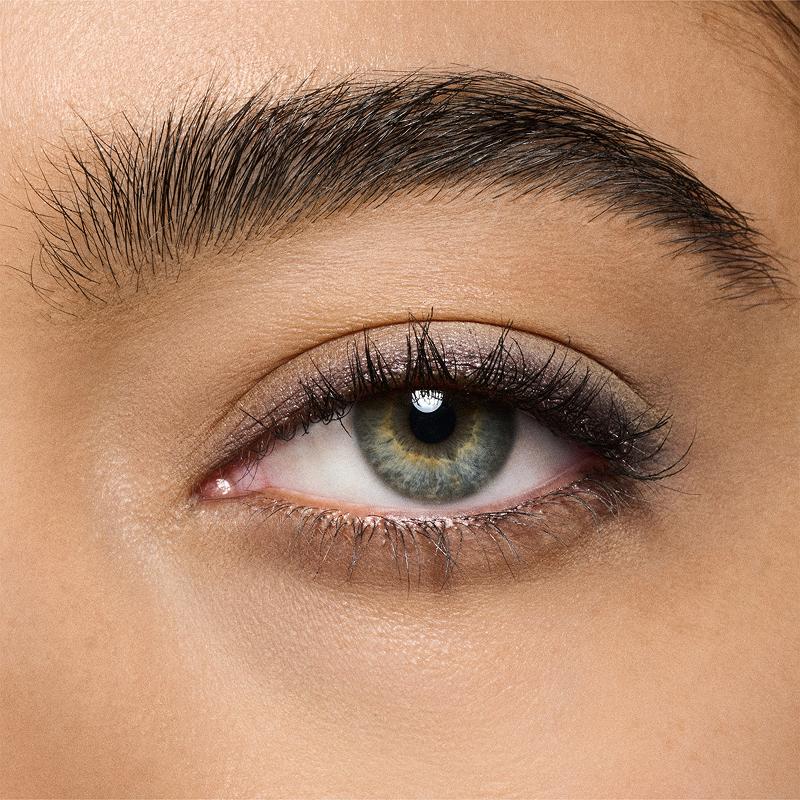 Kajal Excess Longwear Smoky Eyeliner מאק עיפרון אייליינר עמיד למראה מעושן