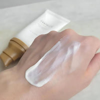 SKIN1004 Madagascar Centella Air-Fit Suncream Light SPF30 PA++++ קרם הגנה אולטרה קל לפנים