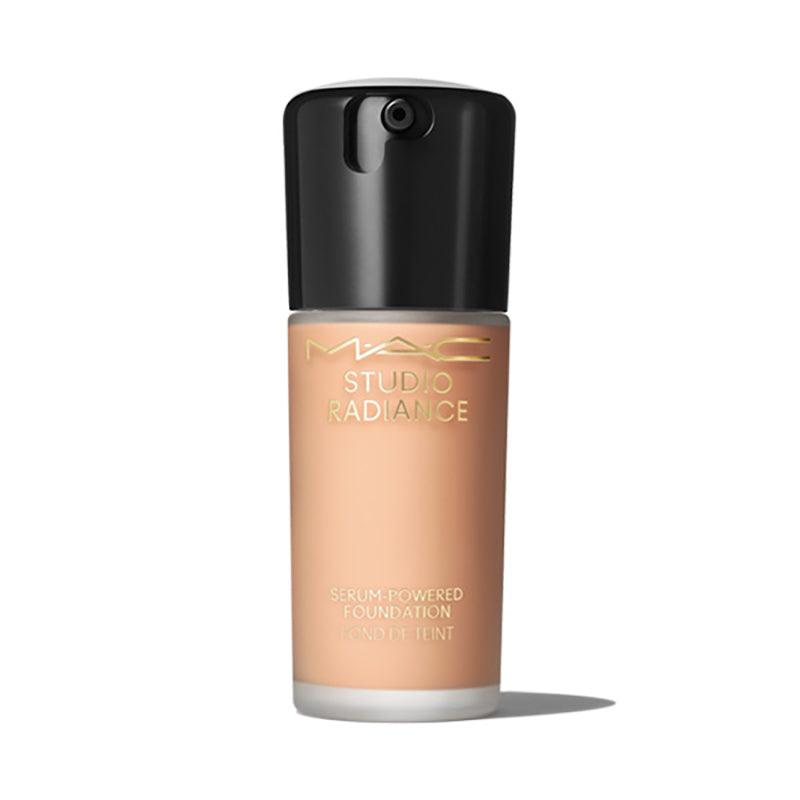 Mac Studio Radiance Serum-Powered Foundation מאק מייקאפ סרום בעל רכיבי טיפוח עוצמתיים - GLAM42